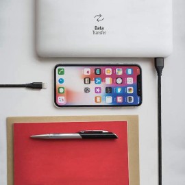 CONEXION LIGHTNING Foto: FMFI15-3